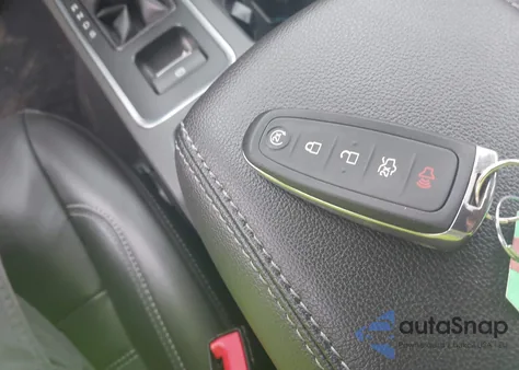 2017 Ford Escape Titanium из США, поврежденный, VIN 1FMCU0J92HUA81405